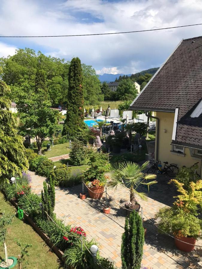 Ferienanlage Seehof Krumpendorf Exterior photo
